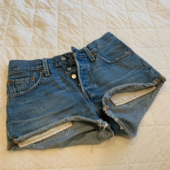 Levi Jean shorts - Picture 2 of 5